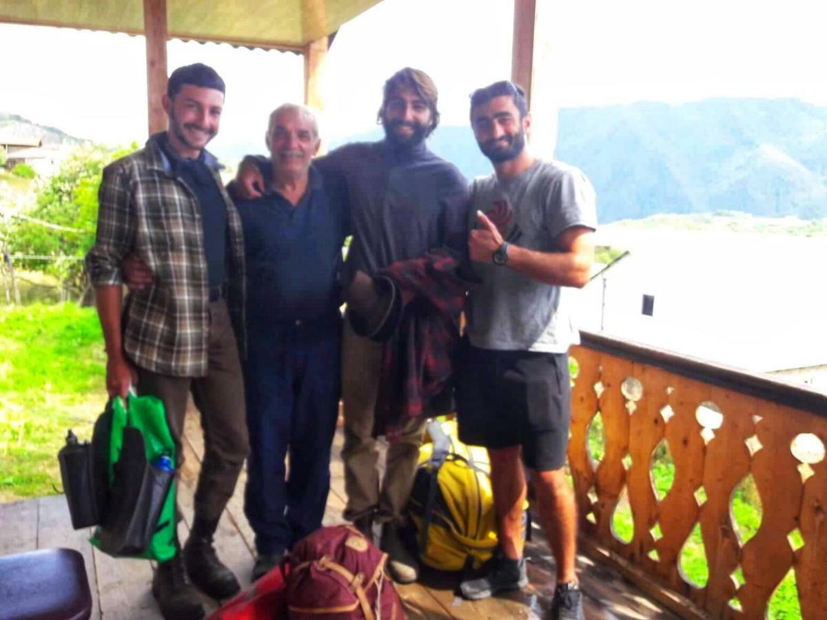 Guest House Gere Omalo Bagian luar foto